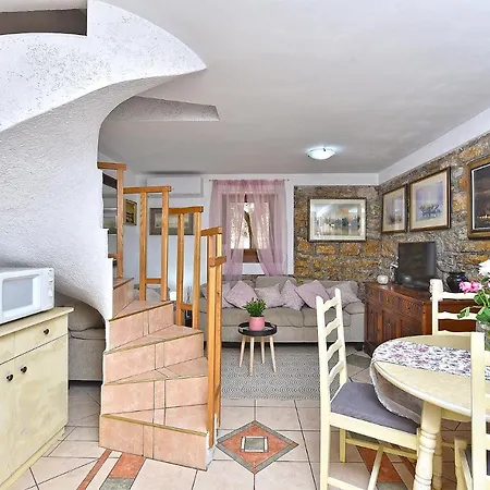 Holiday home House Stinjan 2148 Pula