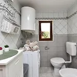 House Stinjan 2148 * 普拉